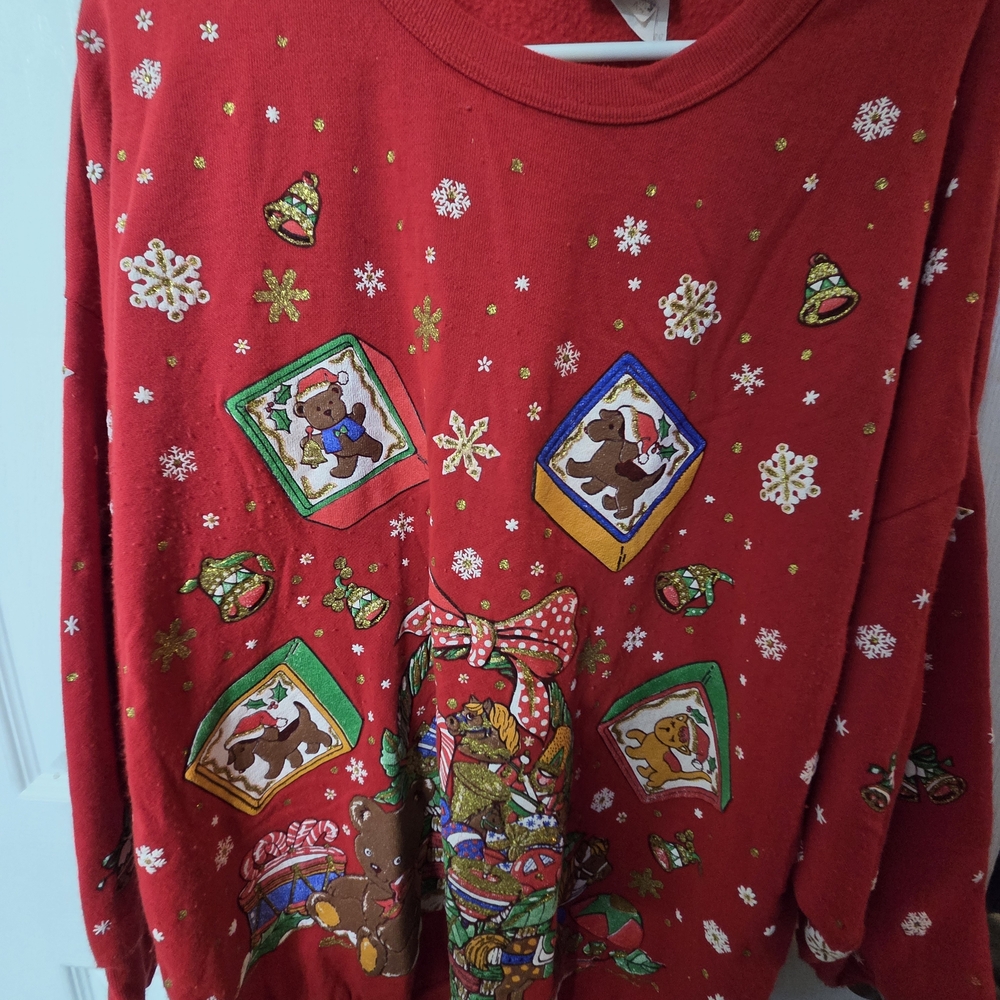 Vintage Holiday Time Christmas Sweatshirt Teddy Bear Gifts Snowflakes Red